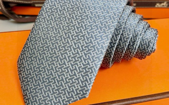 ブランドアイテムのその他を予算内で探す前に見るシルクのポイント