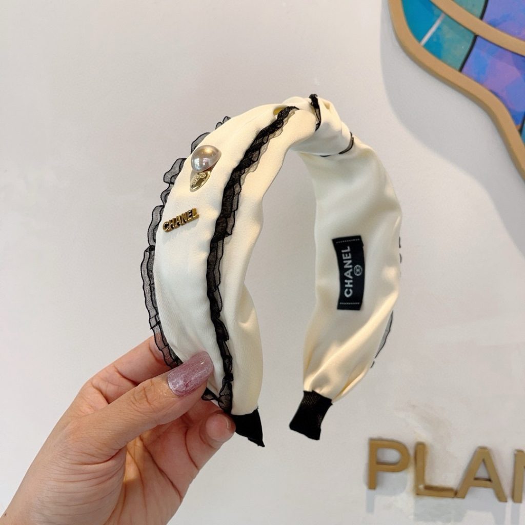 CHANEL シャネル ヘアバンド フリル 本革 ブランド ブラック ブランド小物｜旅行の日に選ぶ前の確認ポイント