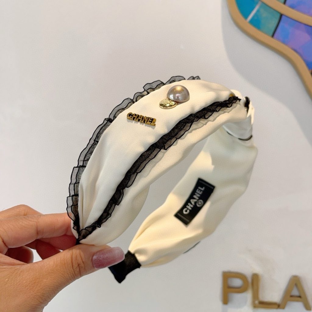CHANEL シャネル ヘアバンド フリル 本革 ブランド ブラック ベージュ クラシック 100%本革 ミニパール ヘアアクセサリー ブラック 他2色展開 - 画像 3