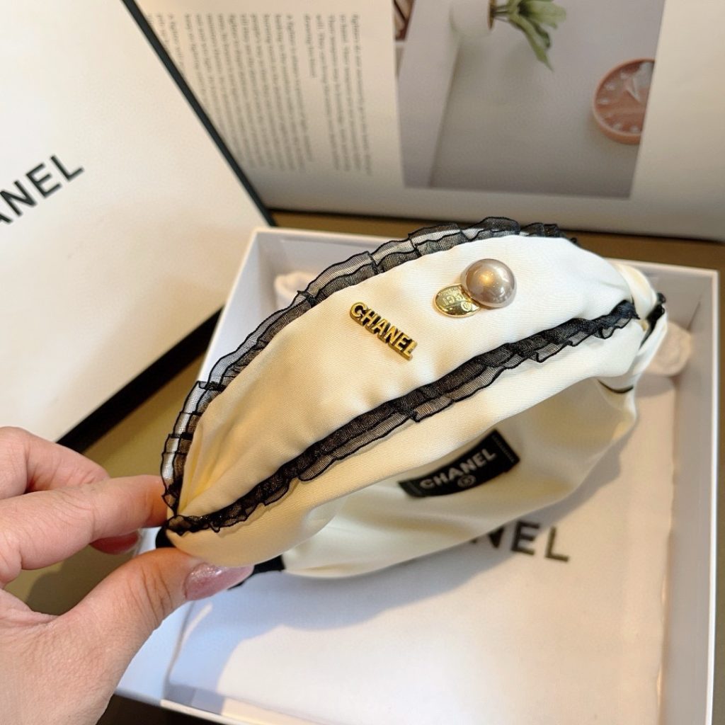 CHANEL シャネル ヘアバンド フリル 本革 ブランド ブラック ベージュ クラシック 100%本革 ミニパール ヘアアクセサリー ブラック 他2色展開 - 画像 6