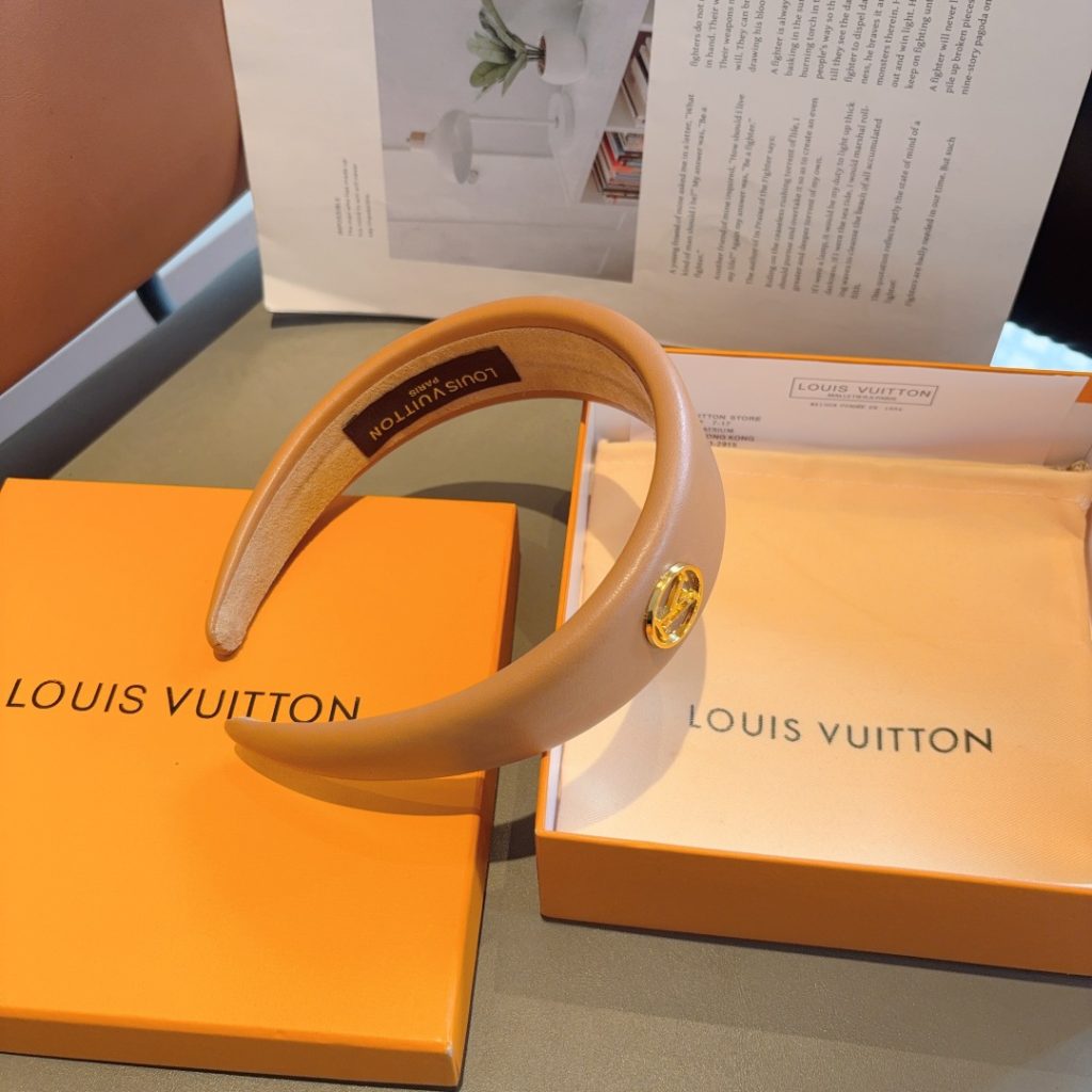 LOUIS VUITTON ルイヴィトン ヘアバンド 本革 ブランド ブラック ホワイト ベージュ 全3色 - 画像 7