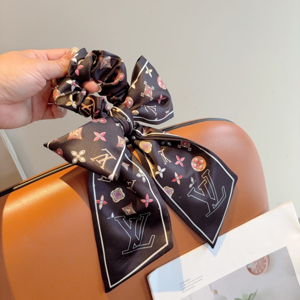 LOUIS VUITTON ルイヴィトン ヘアアクセサリー ヘアバンド ヘアリボン ブラック ホワイト 全2色 - 画像 4