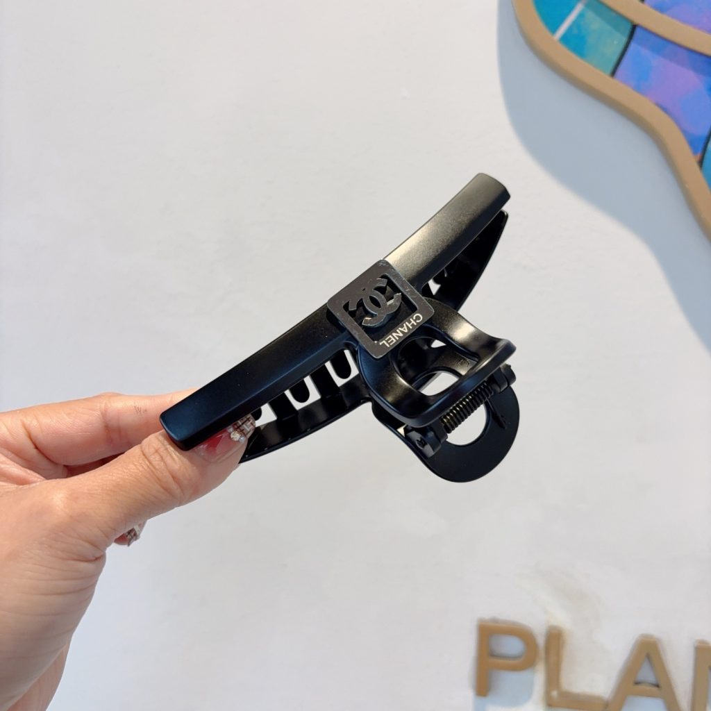 CHANEL シャネル ヘアクリップ 本革 ブラック レディース 60mm 全2色 - 画像 4