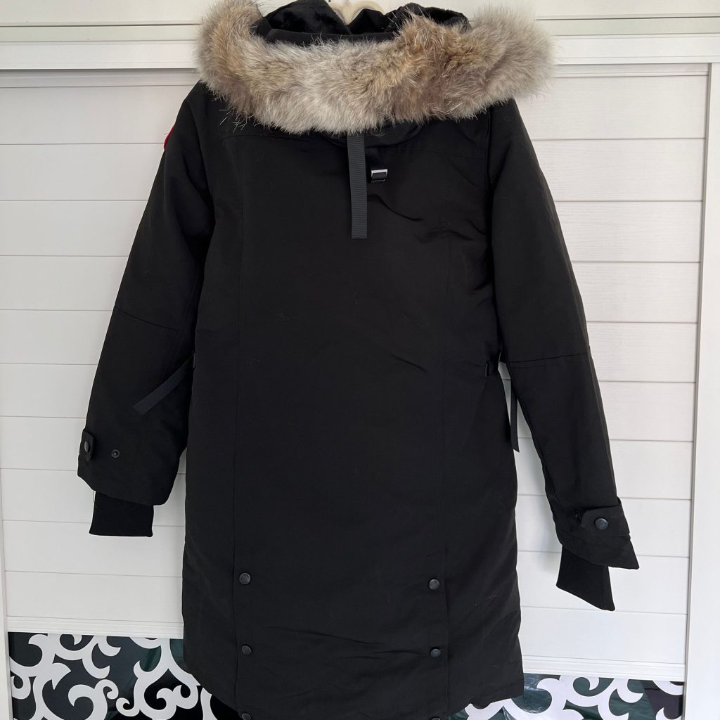 カナダグース　ダウン　コート　レディース　ロングダウンコート　Canada Goose 　ダウンジャケット　無地　ブラック　サイズＭ - 画像 2