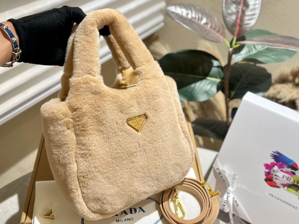 PRADA　プラダ　ふわふわ感　冬物　レディースバッグ　フェイクファーミニトート　トートバッグ　ショルダーバッグ　2色 - 画像 3