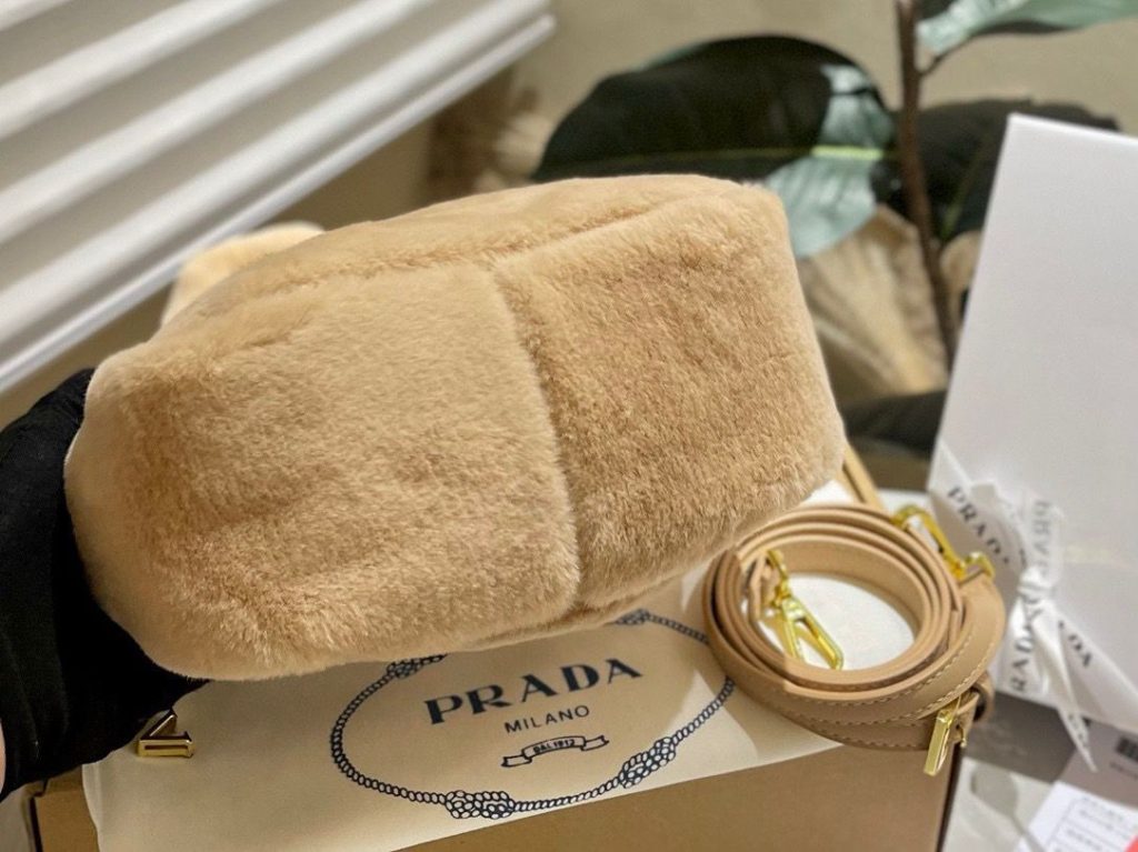 PRADA　プラダ　ふわふわ感　冬物　レディースバッグ　フェイクファーミニトート　トートバッグ　ショルダーバッグ　2色 - 画像 6