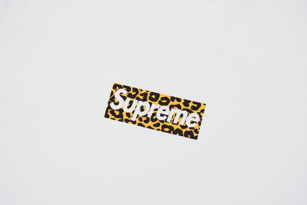 SUPREME スーパー 24ss 上海限定 豹紋 ボックスロゴ Tシャツ ワンポイント 白 全1色 - 画像 4