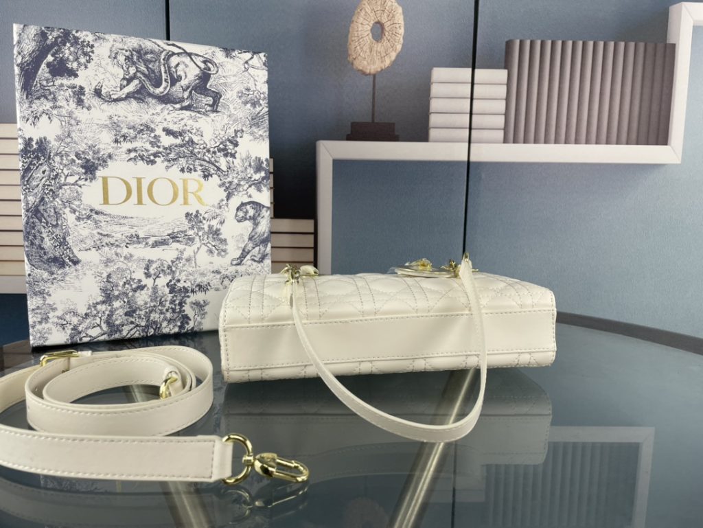 ディオール新作　DIOR　レディ ディオール　ショルダーバッグ　レディ D-JOY　レザー　5色 - 画像 5