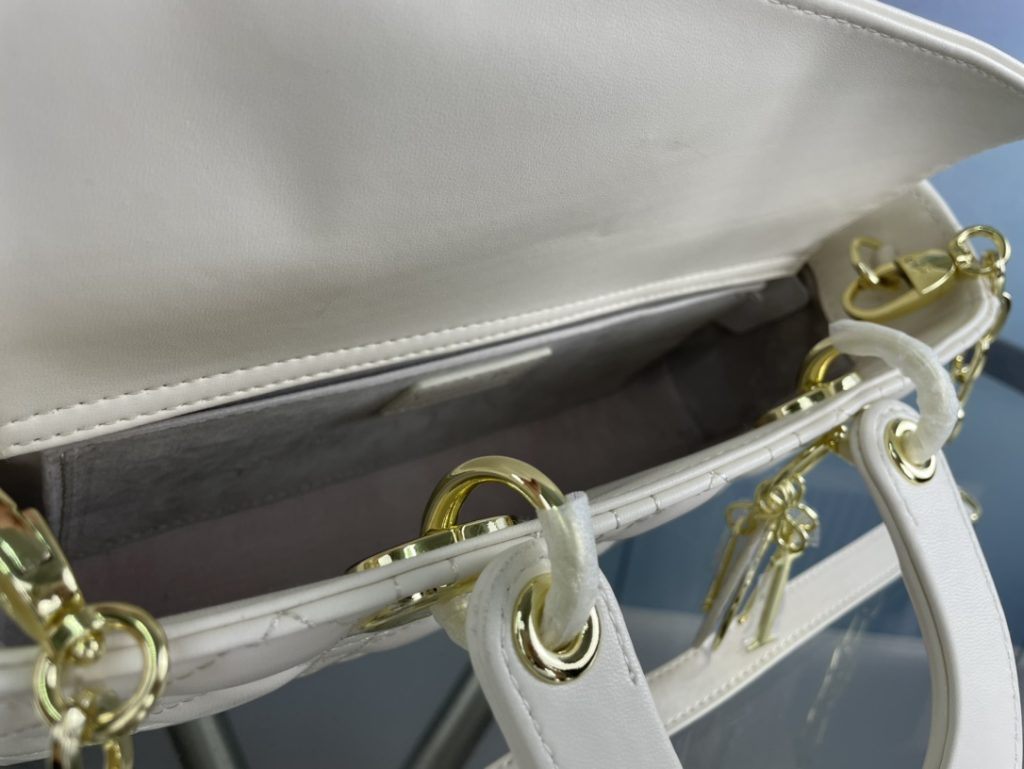 ディオール新作　DIOR　レディ ディオール　ショルダーバッグ　レディ D-JOY　レザー　5色 - 画像 7