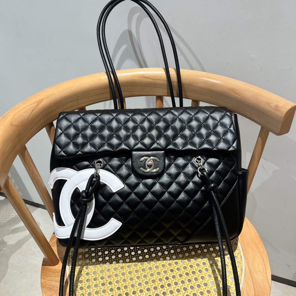 シャネル　CHANEL　カンボンライン　レディースショルダーバッグ　ココマーク　ブラック　シルバーカラー金具　肩掛け　黒 - 画像 3