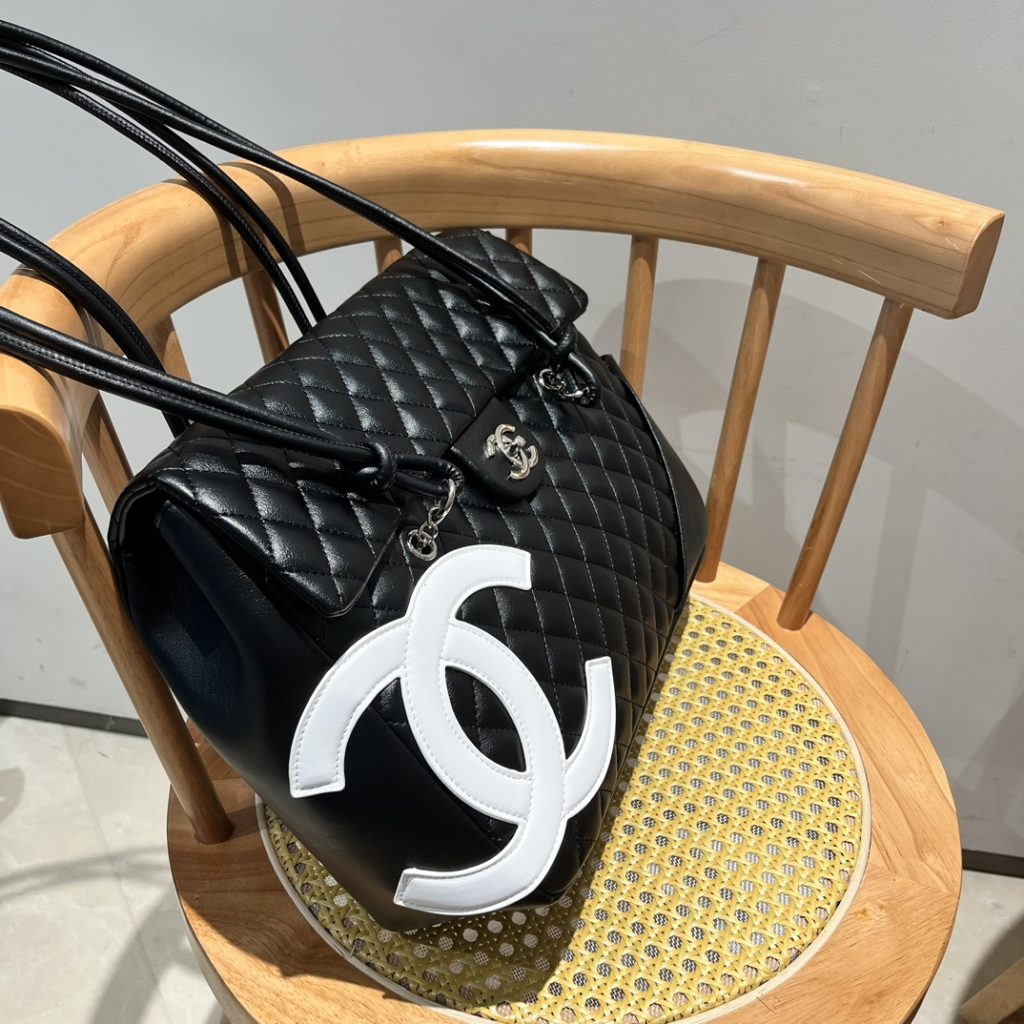 シャネル　CHANEL　カンボンライン　レディースショルダーバッグ　ココマーク　ブラック　シルバーカラー金具　肩掛け　黒 - 画像 4