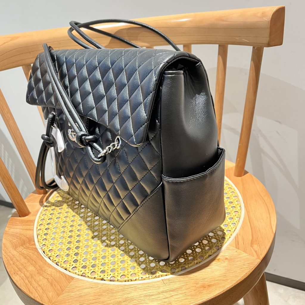 シャネル　CHANEL　カンボンライン　レディースショルダーバッグ　ココマーク　ブラック　シルバーカラー金具　肩掛け　黒 - 画像 6