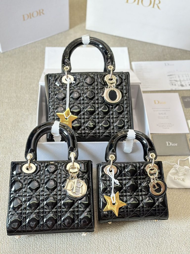 クリスチャンディオール　レディ ディオール バッグ Christian Dior　可愛いLady Dior Bag 　　ミニ/スモール/ミディアム　バッグ　 女性　ショルダーバッグ　レザー 　ハンドバッグ　4色 - 画像 4