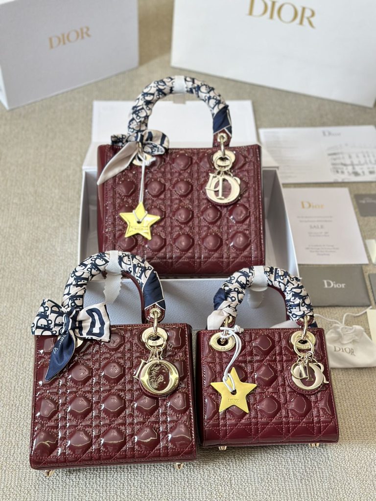 クリスチャンディオール　レディ ディオール バッグ Christian Dior　可愛いLady Dior Bag 　　ミニ/スモール/ミディアム　バッグ　 女性　ショルダーバッグ　レザー 　ハンドバッグ　4色 - 画像 3