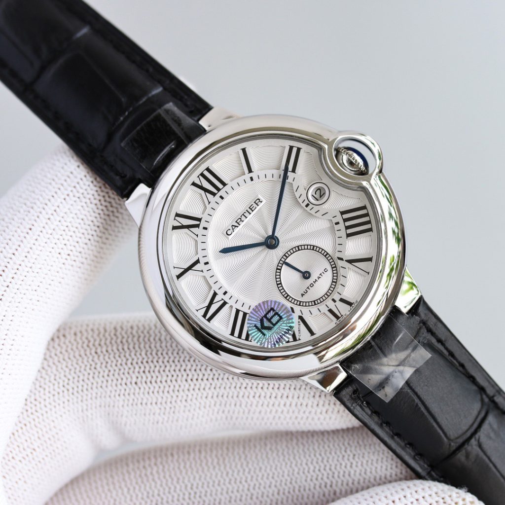 家族との外出に映えるカルティエ バルラン 42mm ブラックの魅力