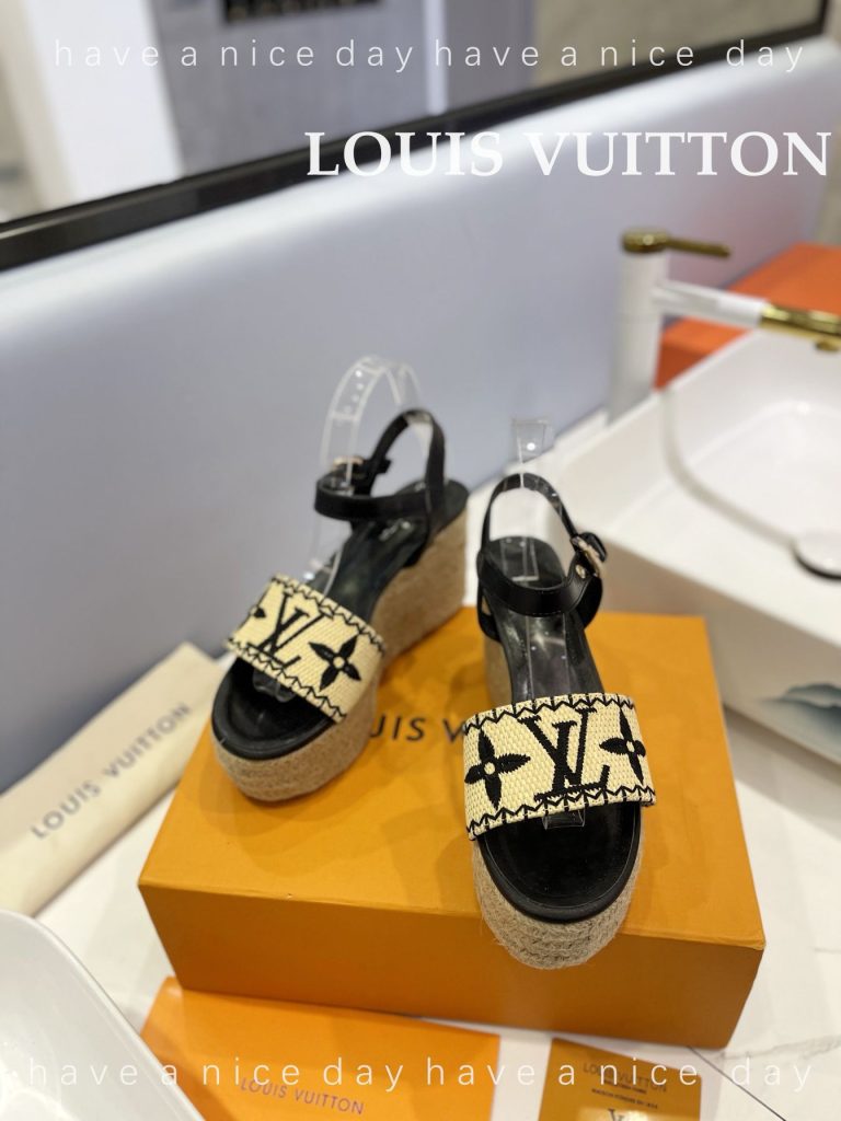 LouisVuitton　シエナサンダル　ルイヴィトン　ウェッジヒール　サンダル　ビーチサンダル　厚底スリッパ　モノグラム　レディース - 画像 5