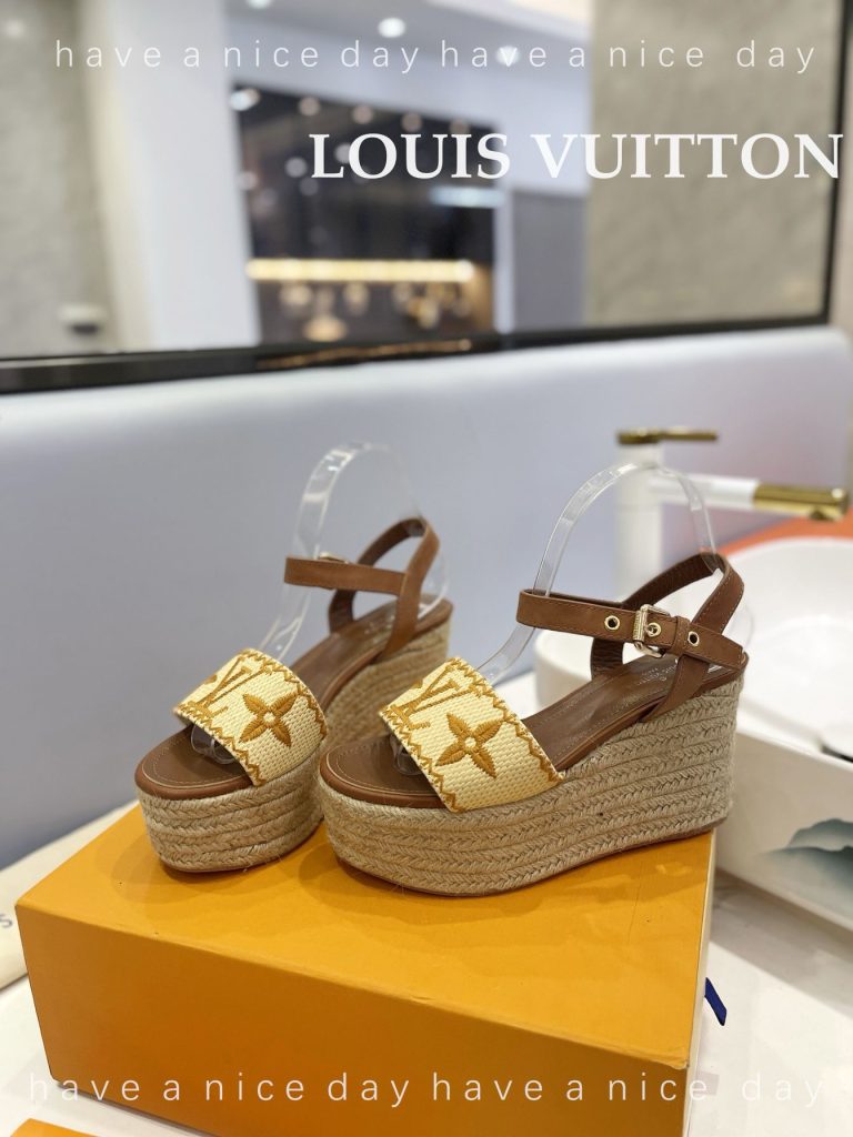 LouisVuitton　シエナサンダル　ルイヴィトン　ウェッジヒール　サンダル　ビーチサンダル　厚底スリッパ　モノグラム　レディース - 画像 4