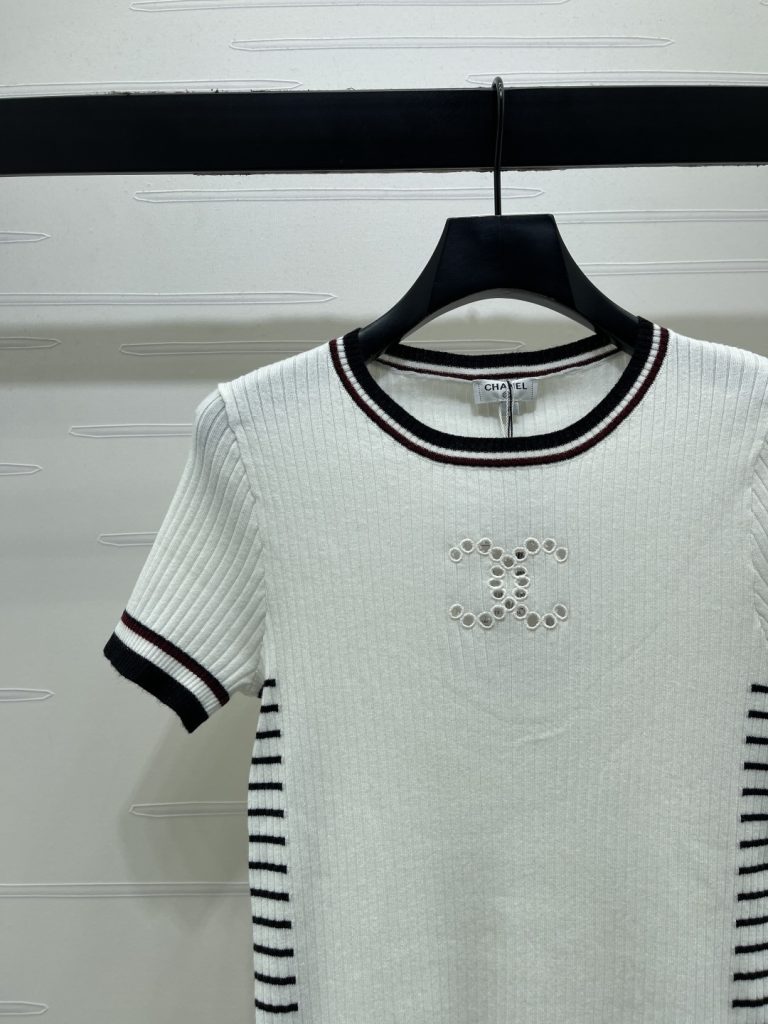 CHANEL シャネル ニット Tシャツ レディース ロゴ刺繍 縦リブ 白 - 画像 4