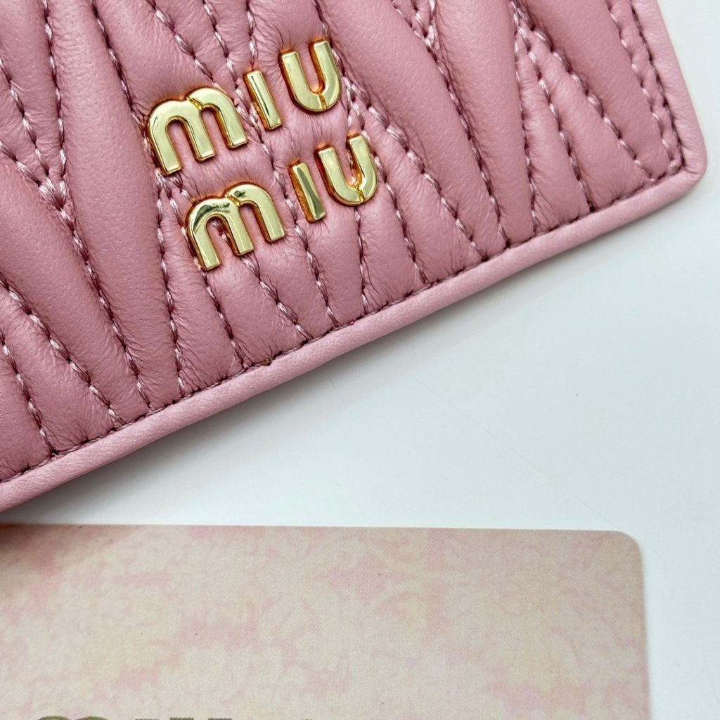 MIU MIU ミウミウ カードケース パイピング加工 黒 ピンク ブルー 全3色 - 画像 5
