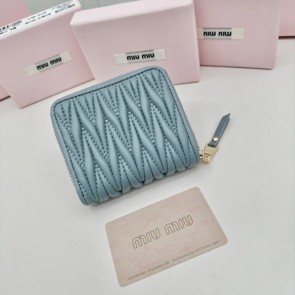 MIU MIU ミュウミュ クロスボディミニ財布 長財布 フラワー刺繍 ブルー - 画像 3