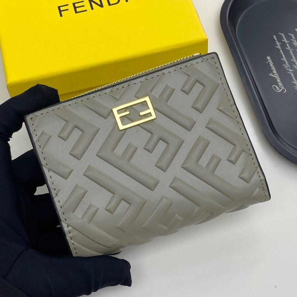 FENDI フェンディ コピー 財布 ミニ財布 ロゴ柄 ジップトップ 黒棕 大象灰 - 画像 2