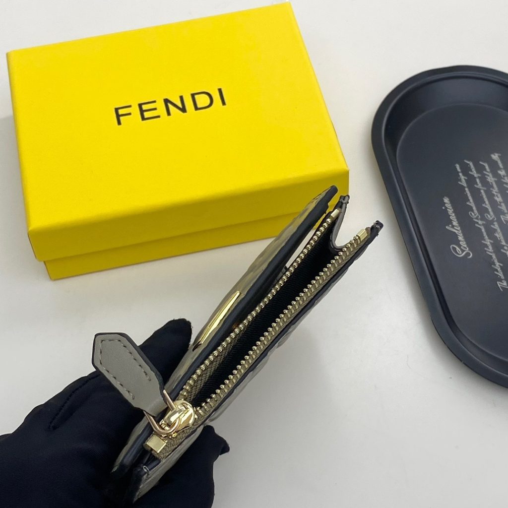 FENDI フェンディ コピー 財布 ミニ財布 ロゴ柄 ジップトップ 黒棕 大象灰 - 画像 6