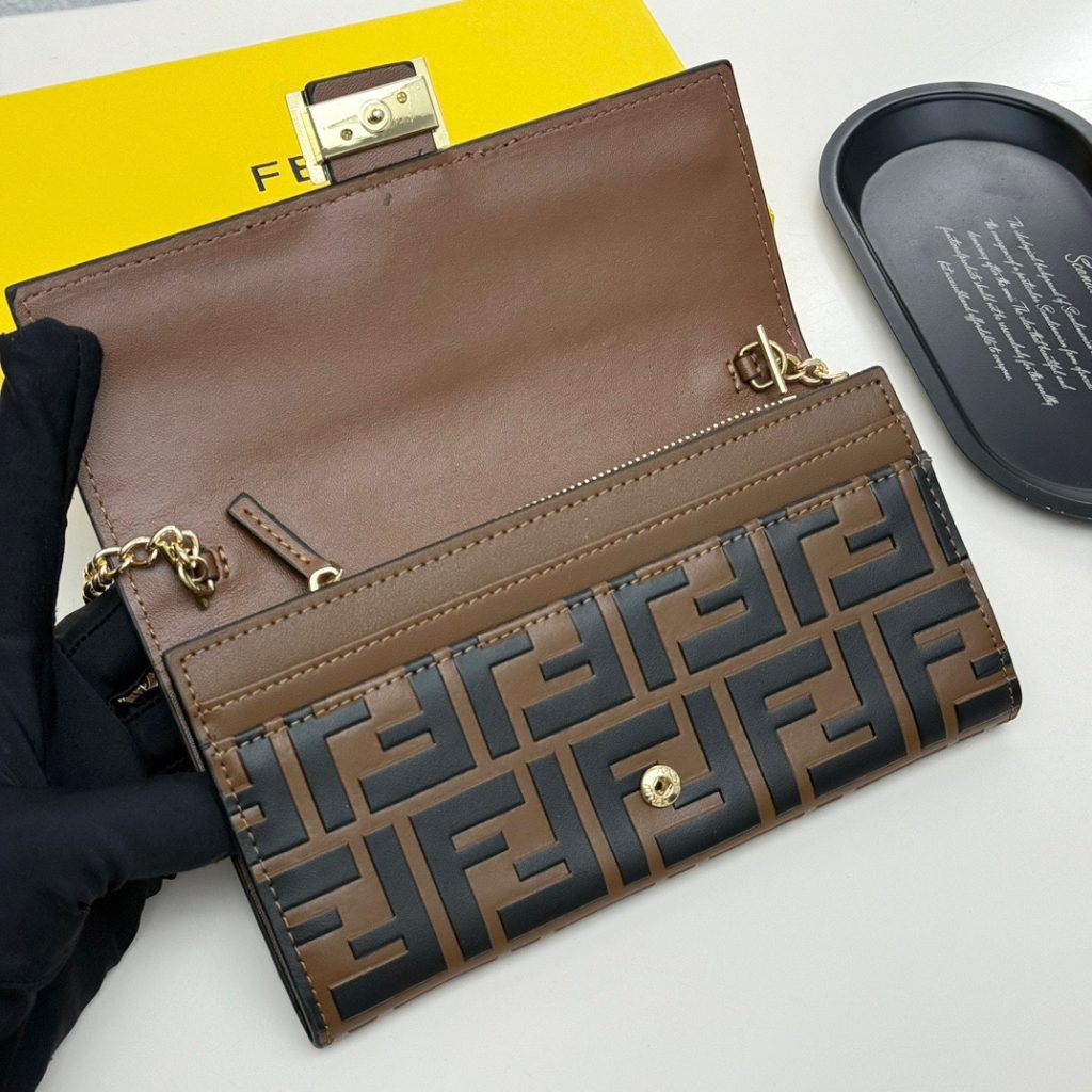 FENDI バッグ コピー ロゴ柄 チェーン ストラップ ミニ財布 レディース 黒ブラウン - 画像 7
