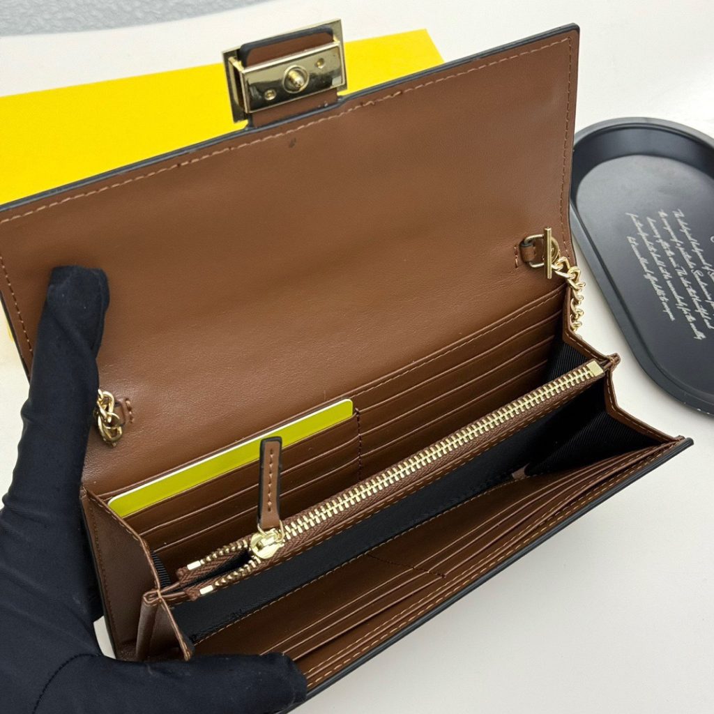 FENDI バッグ コピー ロゴ柄 チェーン ストラップ ミニ財布 レディース 黒ブラウン - 画像 8
