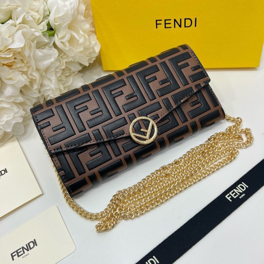 FENDI バッグコピー フェンディ ロゴ柄 ミニショルダーバッグ 黒ブラウン - 画像 2