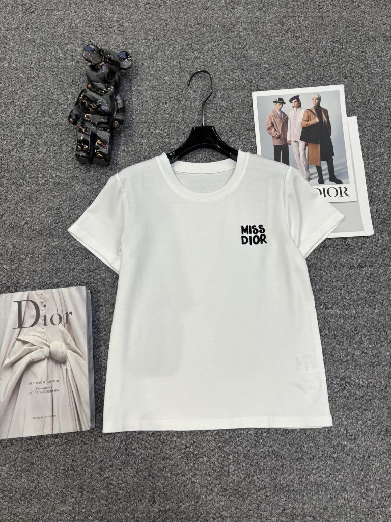 Dior コピー ロゴ刺繍Tシャツとポケットデザイン半ズボンのセット 白黒 ブラック ベージュ - 画像 3