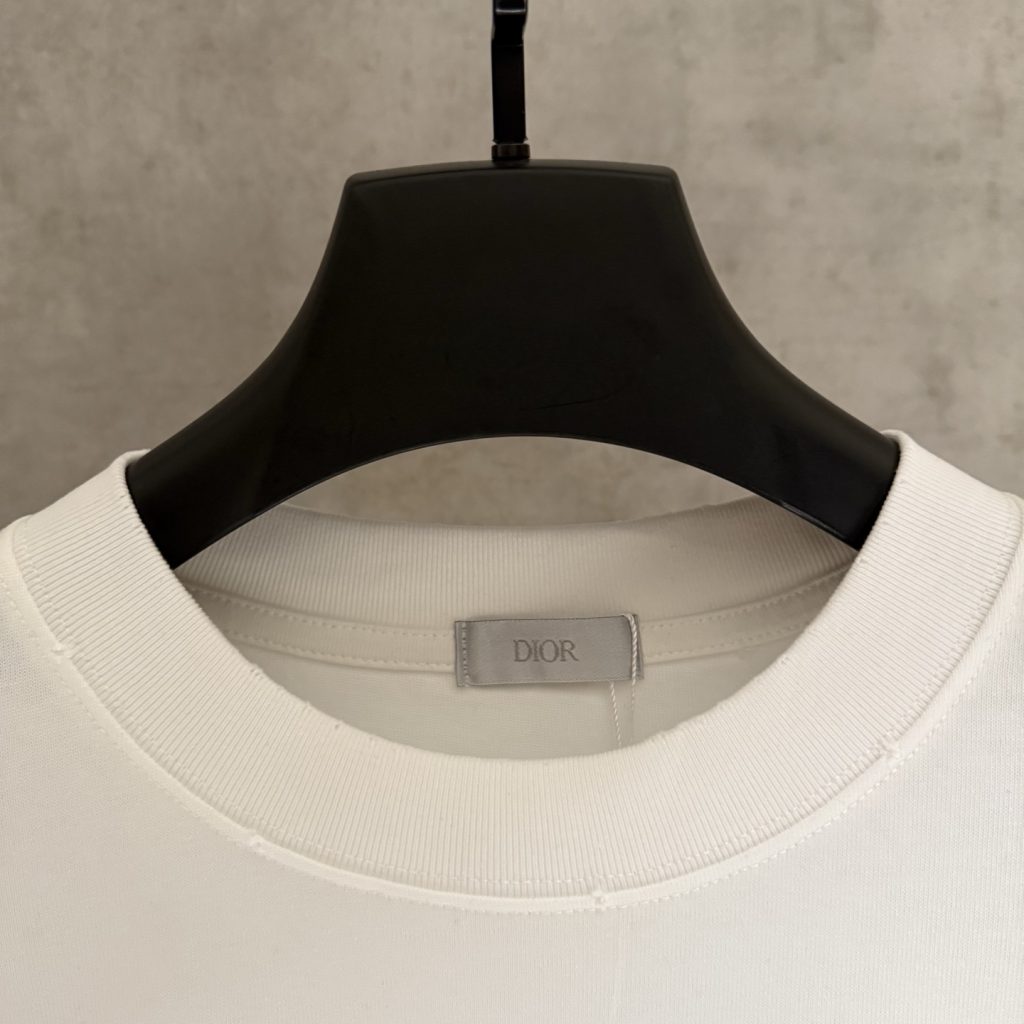 Dior コピー 半袖Tシャツ ロゴ刺繍 フレアデザイン ブラック&ホワイト - 画像 4