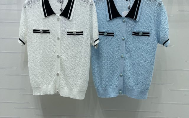 CHANEL ニットシャツ コピー 半開襟 ポロカラータイプ 翻領 半袖 ニット 半袖シャツ ポケット付き 白/ブルー 2色展開