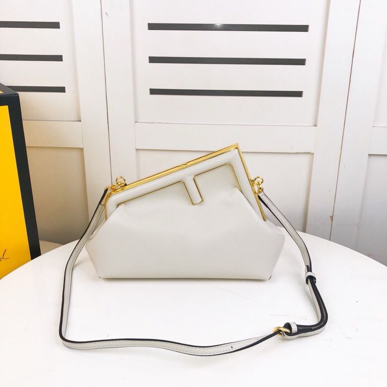 FENDI フェンディ ファースト スモール ミディアム FENDI First ショルダーバッグ 女性 大人 バッグ カバン 6色 - 画像 3