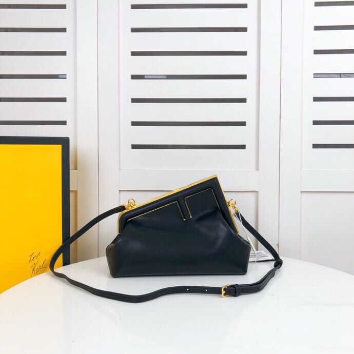 FENDI フェンディ ファースト スモール ミディアム FENDI First ショルダーバッグ 女性 大人 バッグ カバン 6色 - 画像 5