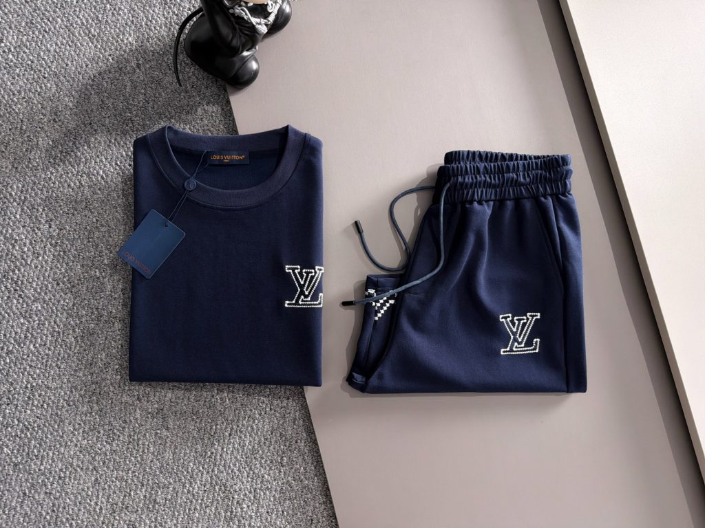 ルイヴィトン Louis Vuittonセットアップ 上下2点セット モノグラム 半袖Tシャツとショートパンツ LVカジュアルウェア 3色 - 画像 5