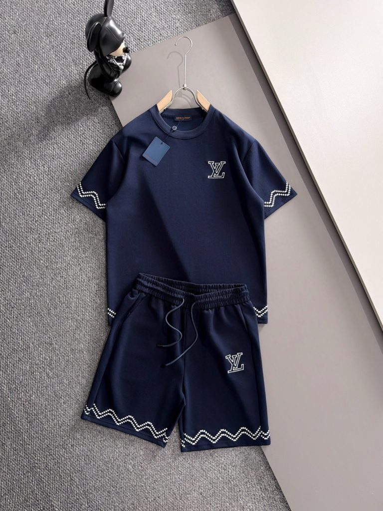 ルイヴィトン Louis Vuittonセットアップ 上下2点セット モノグラム 半袖Tシャツとショートパンツ LVカジュアルウェア 3色 - 画像 4