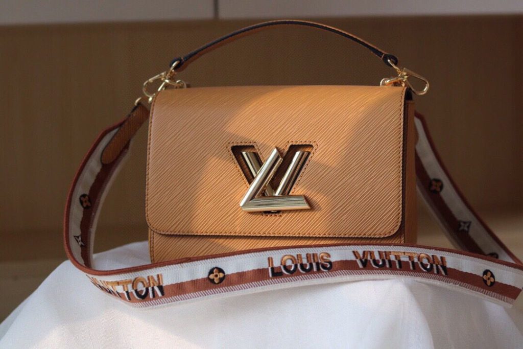 「大人気」ルイヴィトン　LOUIS VUITTON　ツイスト　MM　ハンドバッグ　TWIST　3色在庫　クルっと回すとLV - 画像 4
