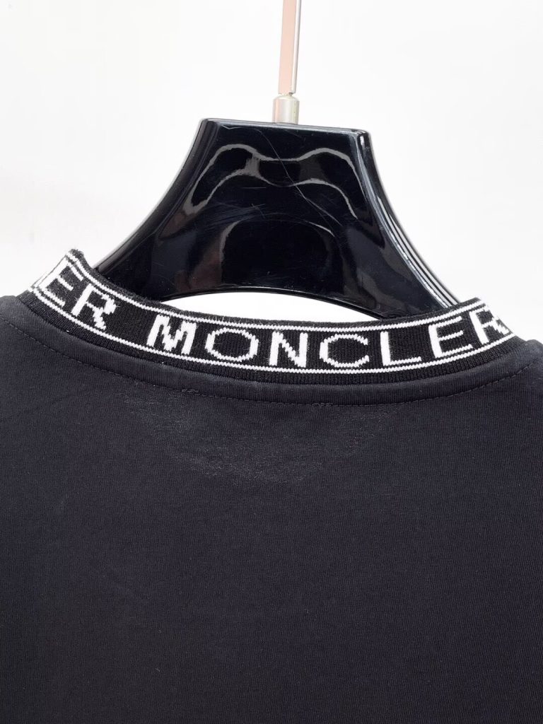 モンクレール　MONCLER　半袖シャツ　プリントシャツ　クルーネックシャツ　ブラック/ホワイト/レッド/グリーン　メンズシャツ　2色 - 画像 7
