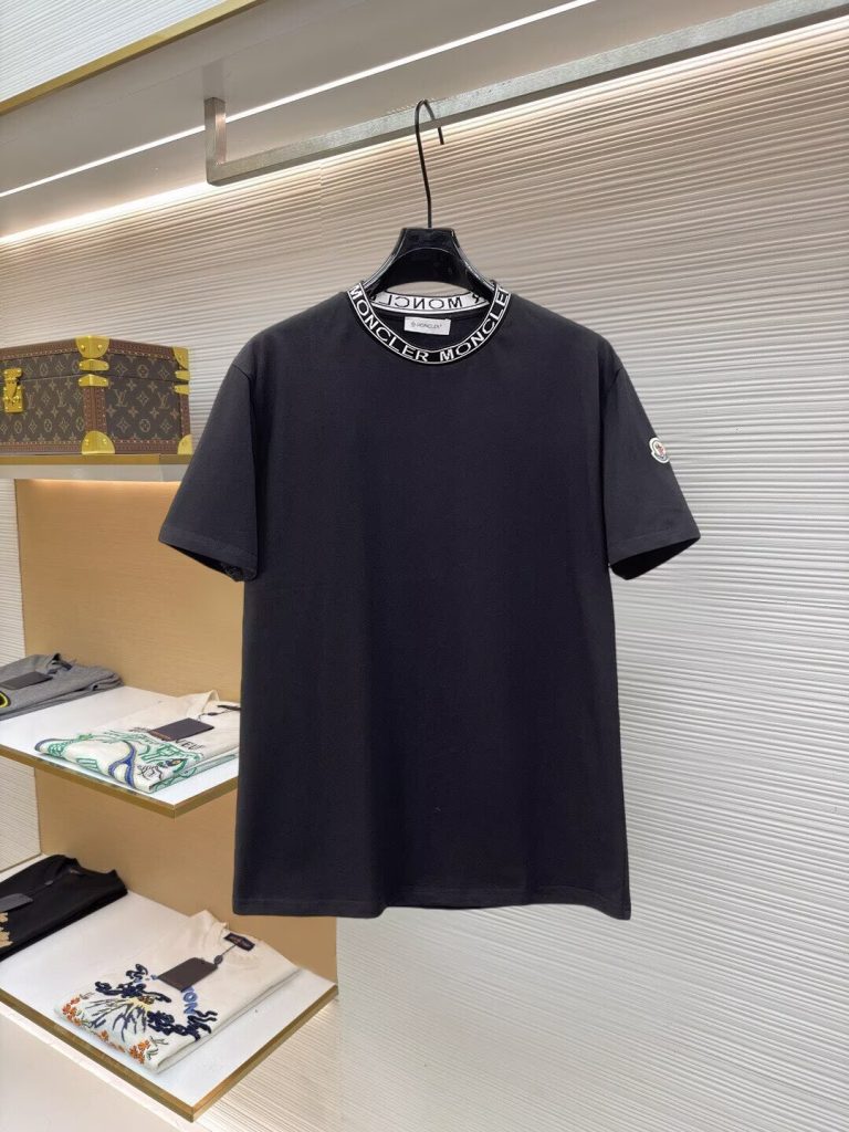 モンクレール　MONCLER　半袖シャツ　プリントシャツ　クルーネックシャツ　ブラック/ホワイト/レッド/グリーン　メンズシャツ　2色 - 画像 4