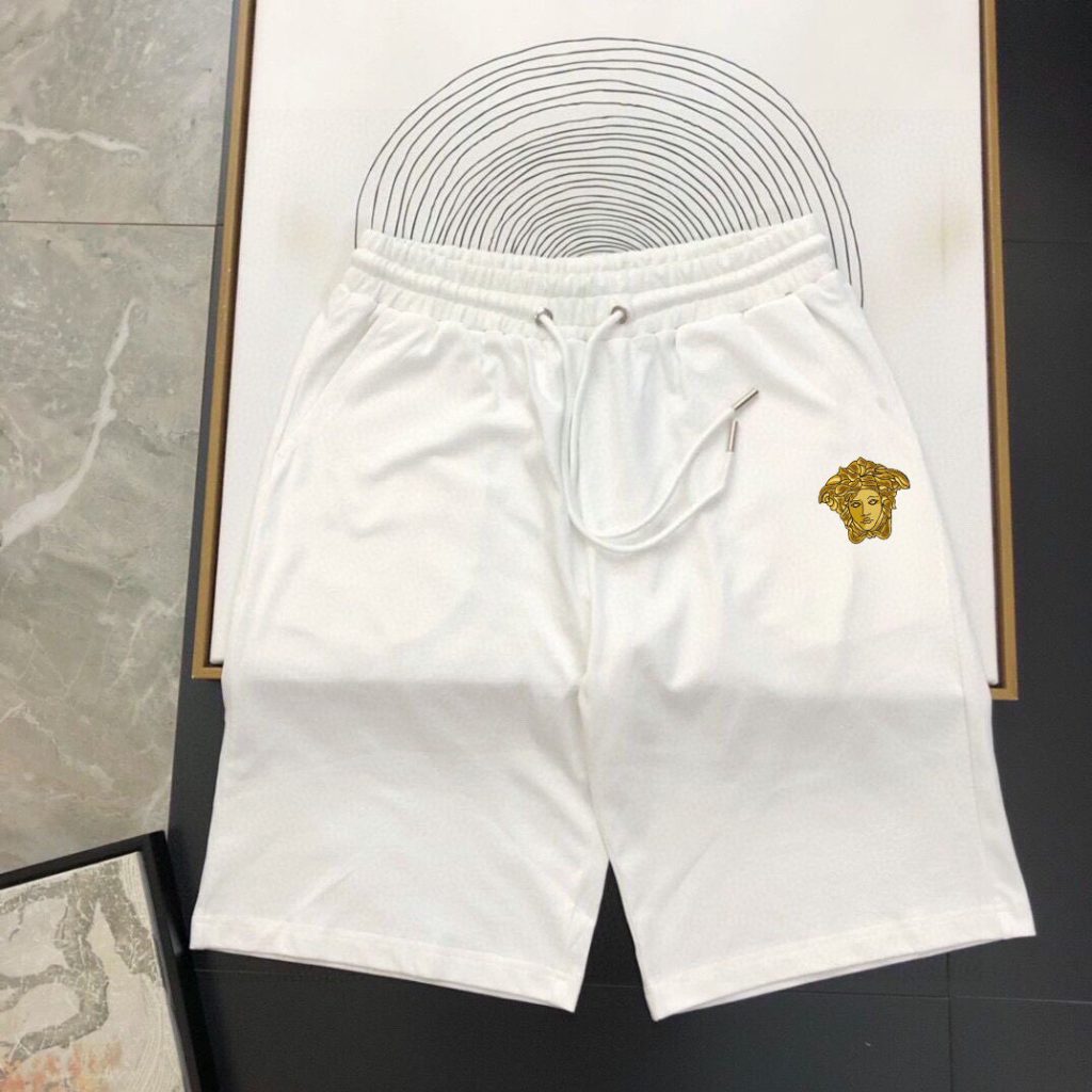 ヴェルサーチ　Versace　セットアップ　上下2点セット メンズ　服　半袖Ｔシャツと半ズボン/ショートパンツ　カジュアルウェア　メンズセット - 画像 6