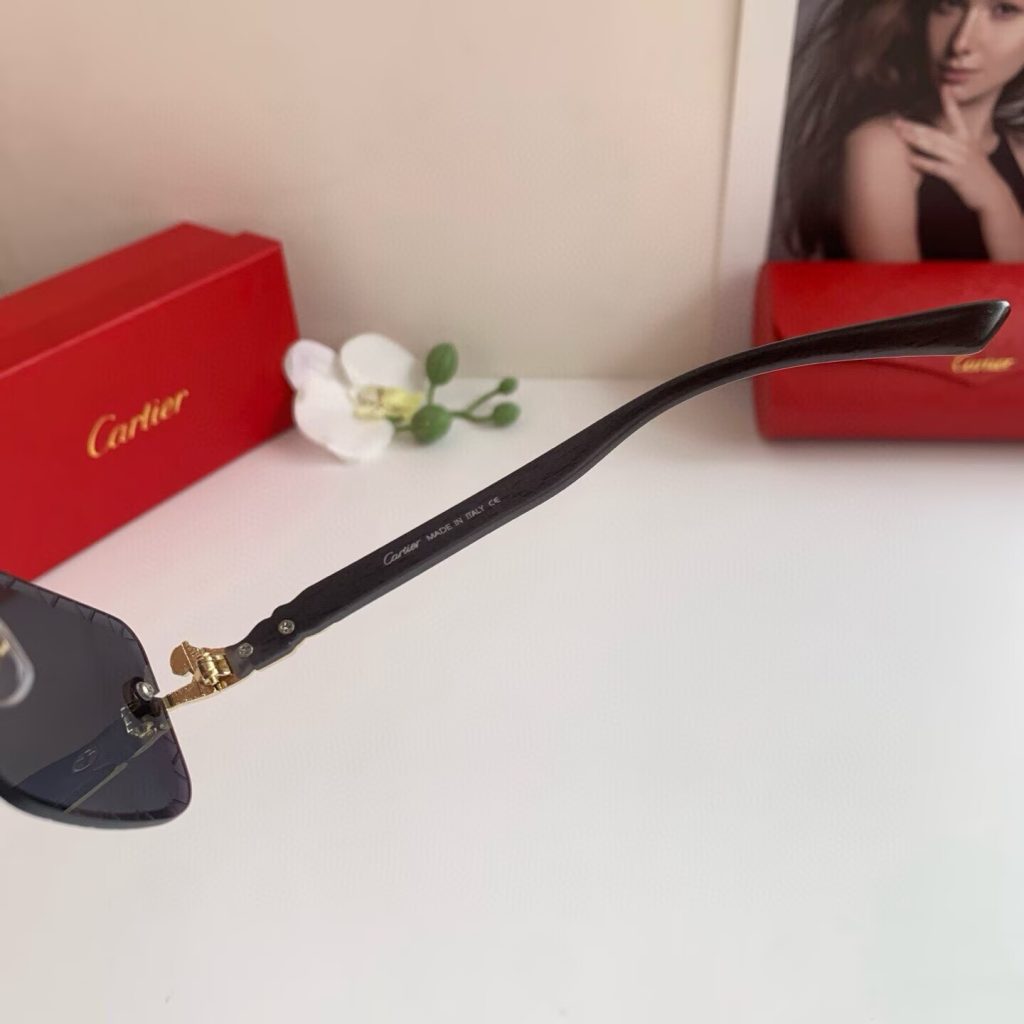 CARTIER カルティエ サングラス メタルフレーム ブラック 高級感 ブランド小物｜ギフト選びで印象を実用目線で確認 - 商品画像 8