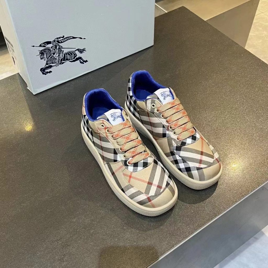 BURBERRY　バーバリー　チェックテラススニーカー　カジュアルシューズ　人気外履き　オールシーズン　レディース　靴 - 画像 5