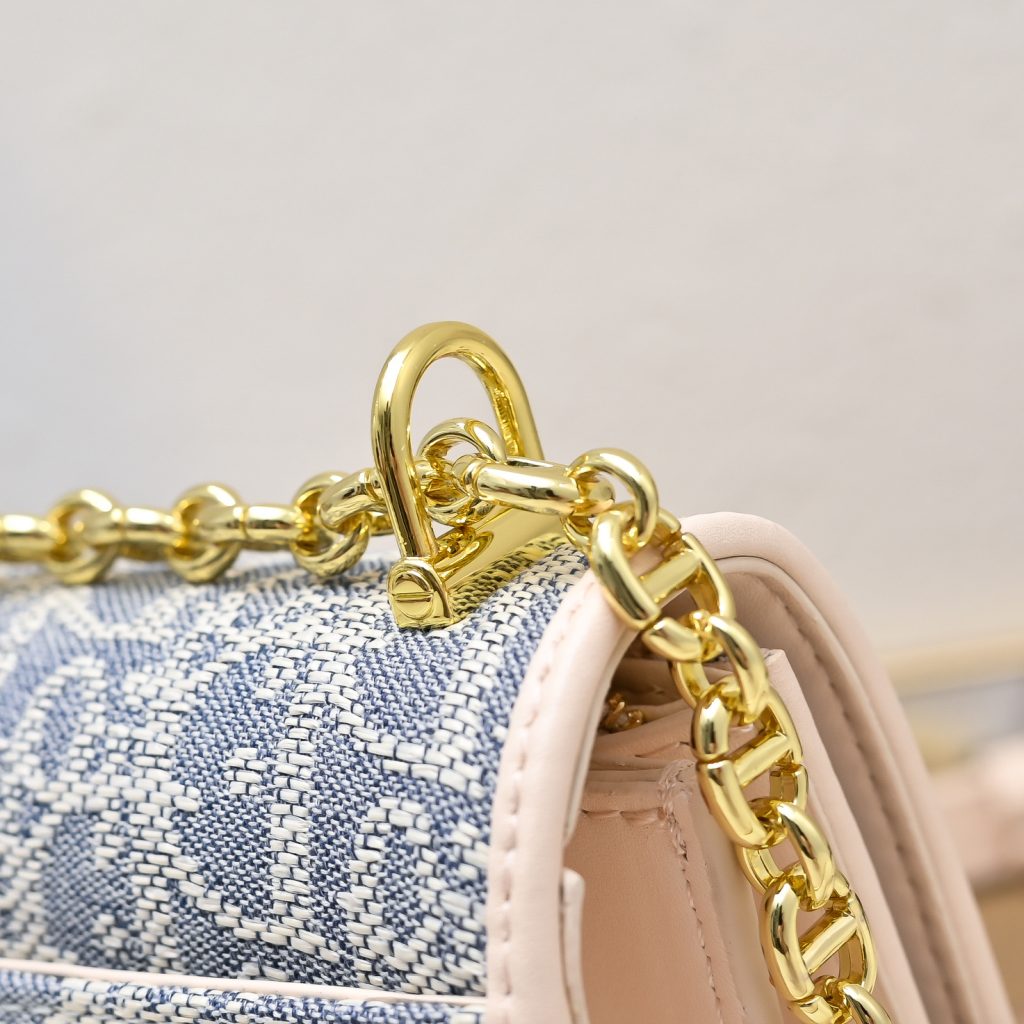 ディオール　Dior　MISS CARO ミニバッグ　オブリークバッグ　チェーン ショルダーバッグ　マイクロバッグ　レディース　2色 - 画像 8