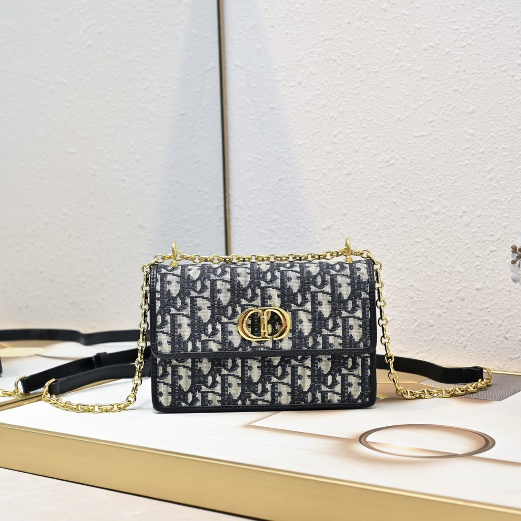 ディオール　Dior　MISS CARO ミニバッグ　オブリークバッグ　チェーン ショルダーバッグ　マイクロバッグ　レディース　2色 - 画像 2