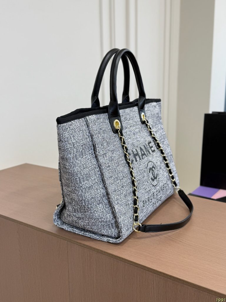 シャネル CHANEL ラージ ショッピング バッグ｜カフェに行く日に女性向けの印象と写真の印象を整理 - 商品画像 8