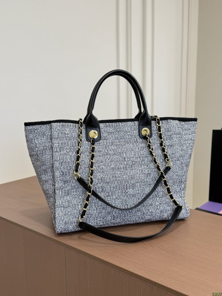 シャネル CHANEL ラージ ショッピング バッグ｜カフェに行く日に女性向けの印象と写真の印象を整理 - 商品画像 7