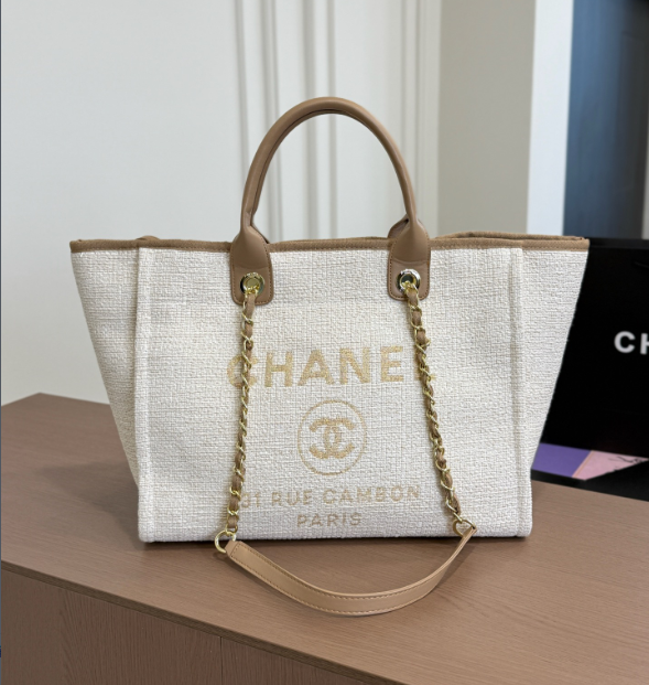 シャネル CHANEL ラージ ショッピング バッグ｜カフェに行く日に女性向けの印象と写真の印象を整理 - 商品画像 3