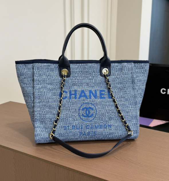 シャネル CHANEL ラージ ショッピング バッグ｜カフェに行く日に女性向けの印象と写真の印象を整理 - 商品画像 5