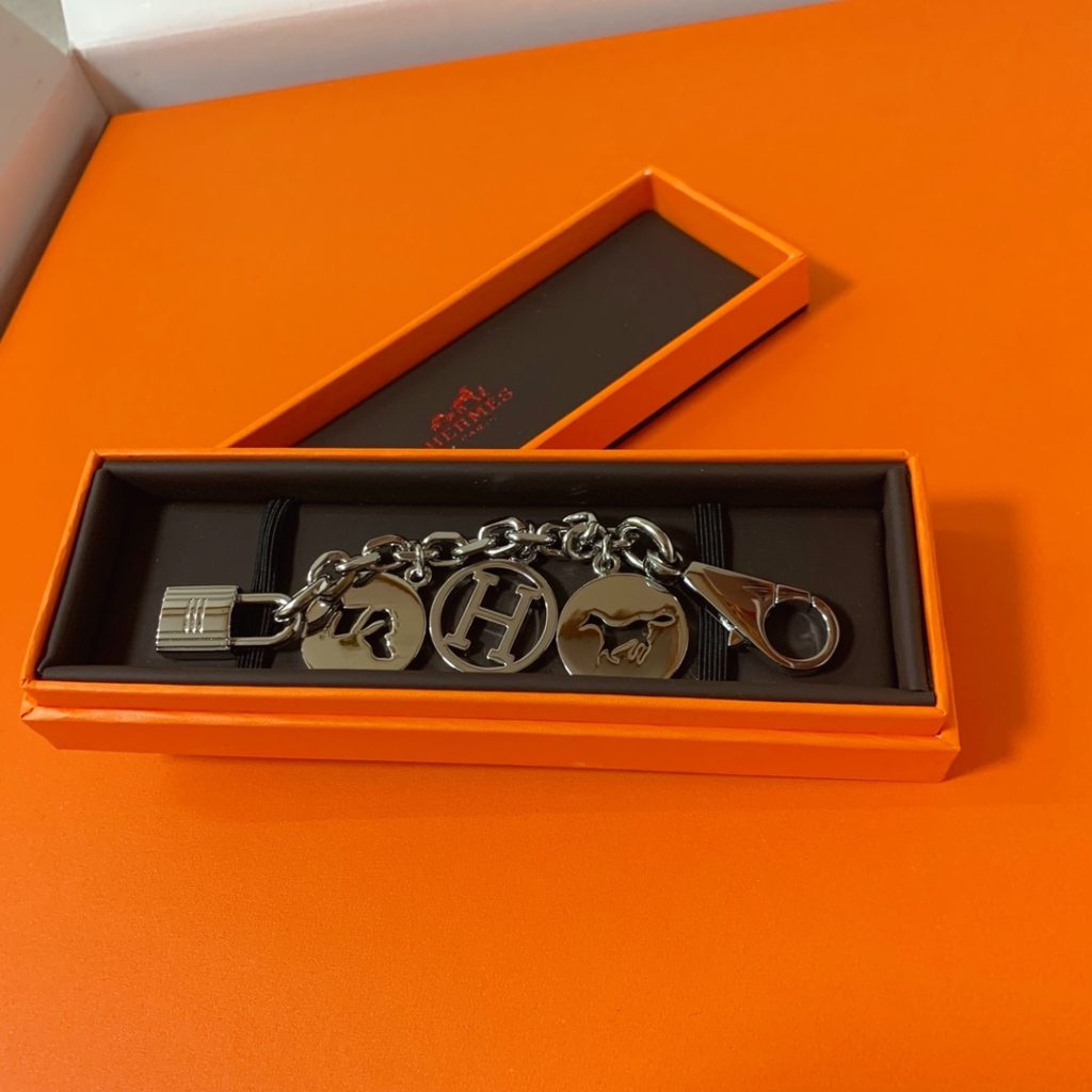 美品 HERMES エルメス アミュレット4 ブルロック カデナ付 バッグチャーム キーチェーン ブルロック ゴールド/シルバー - 画像 4