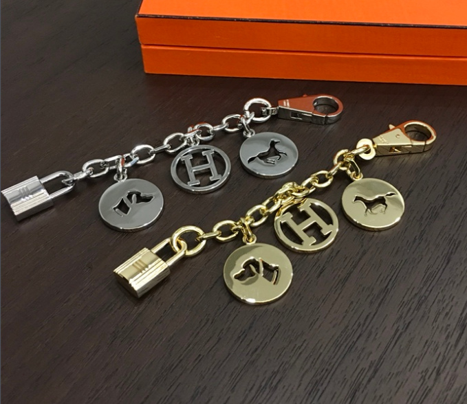 美品 HERMES エルメス アミュレット4 ブルロック カデナ付 バッグチャーム キーチェーン ブルロック ゴールド/シルバー - 画像 2